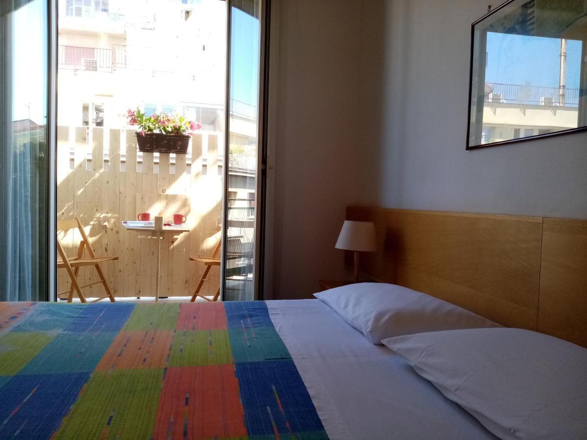 Ariston Petit Hotel Palermo Bagian luar foto