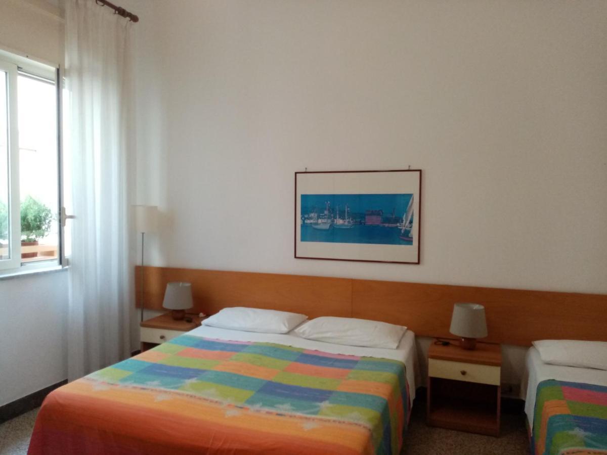 Ariston Petit Hotel Palermo Bagian luar foto