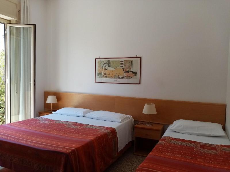 Ariston Petit Hotel Palermo Bagian luar foto