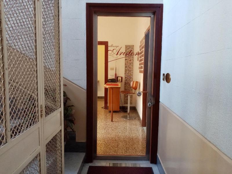 Ariston Petit Hotel Palermo Bagian luar foto
