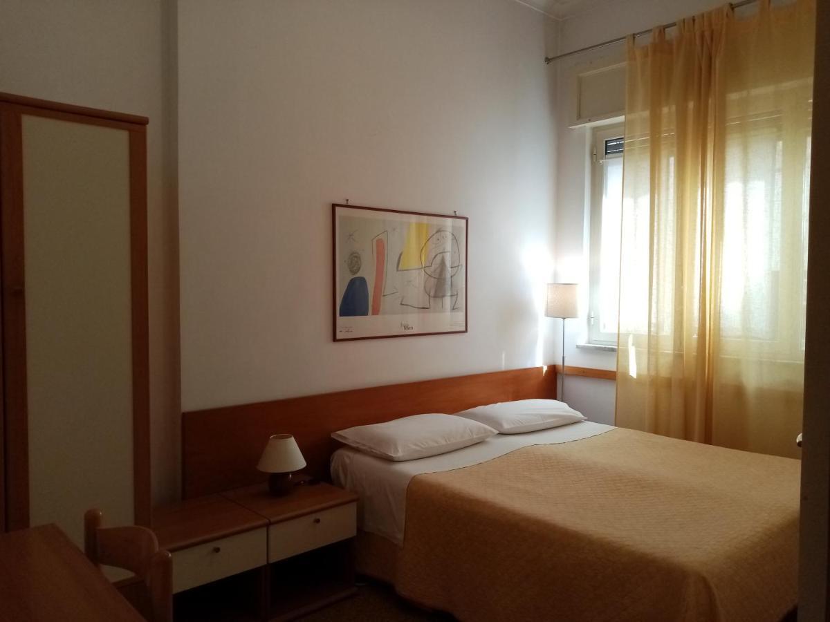Ariston Petit Hotel Palermo Bagian luar foto